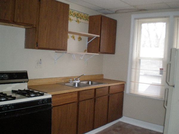 Building Photo - 256 1/2 Cass Ave