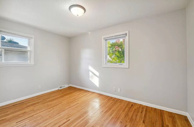 Foto del edificio - 5832 Washburn Ave S