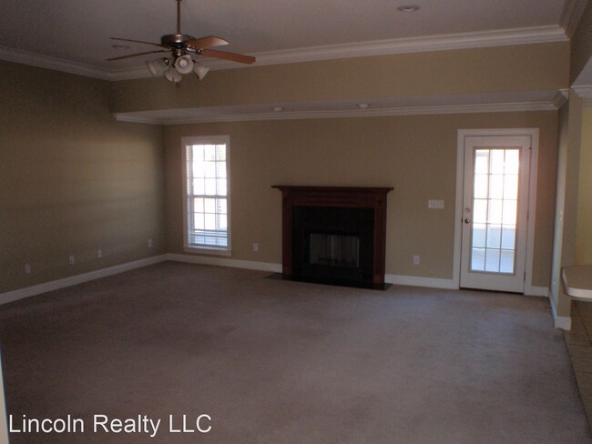 Building Photo - 4 br, 2 bath House - 3873 Darian Dr*