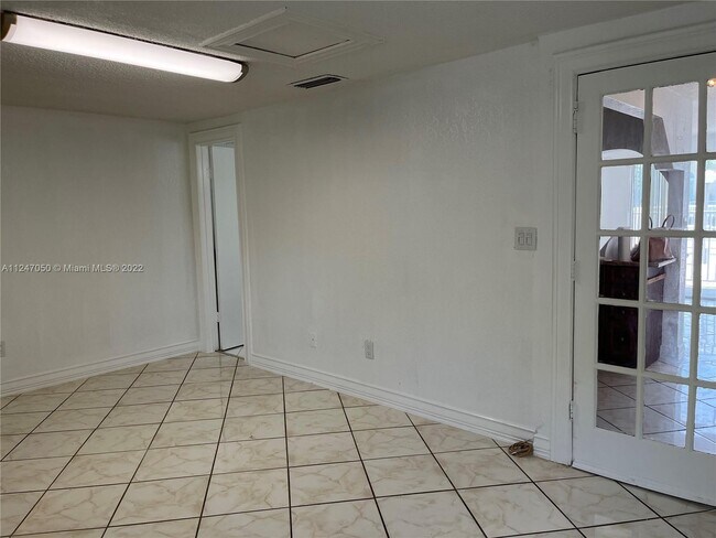 Building Photo - 3868 NE 169th St