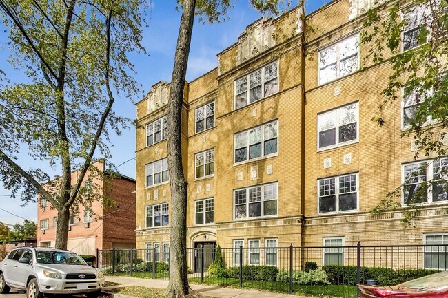 Building Photo - 1914 W Chase Ave