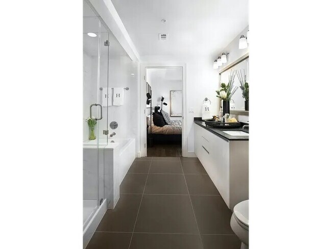 Foto del edificio - Luxury High-Rise Living | 4 Weeks Free!