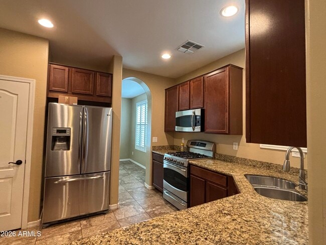 Building Photo - 948 S Huish Dr