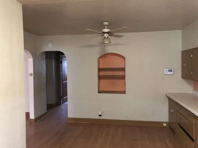 Foto del edificio - 209 N G St