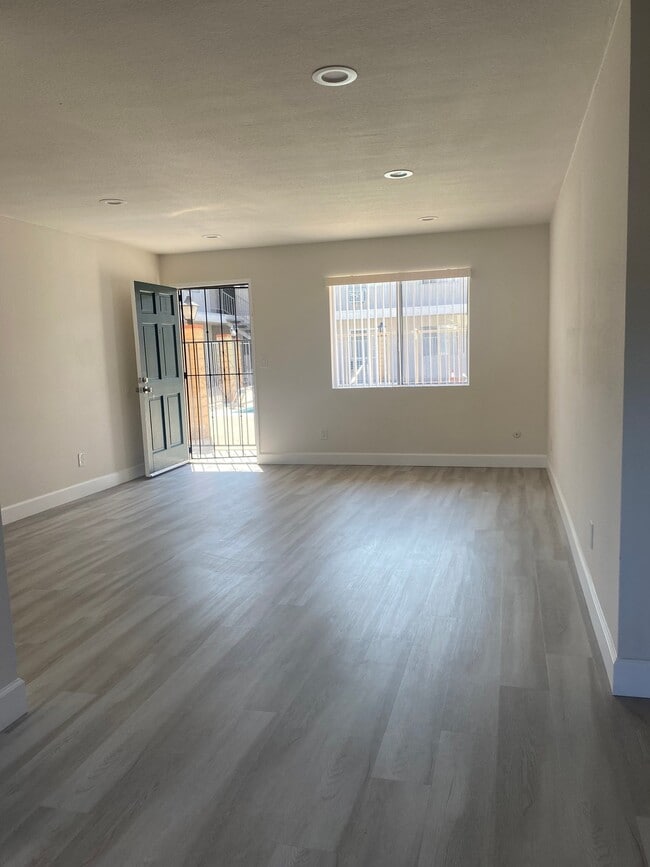 Foto del edificio - 8951 Jamacha Rd