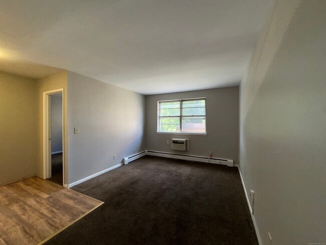 Building Photo - 145 Cowles St