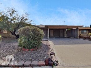 Building Photo - 2009 W Newcastle Cir