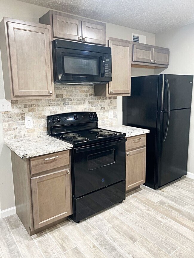 Building Photo - 5925A Bedford, Beaumont, TX 77708