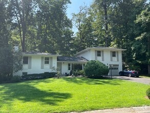Building Photo - 6908 Selkirk Dr