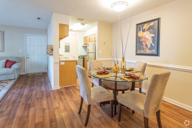 2BR,2BA,-950SF Model - Westwinds