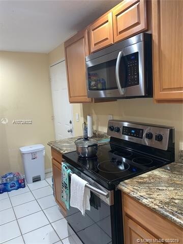 Building Photo - 3301 Spanish Moss Terrace