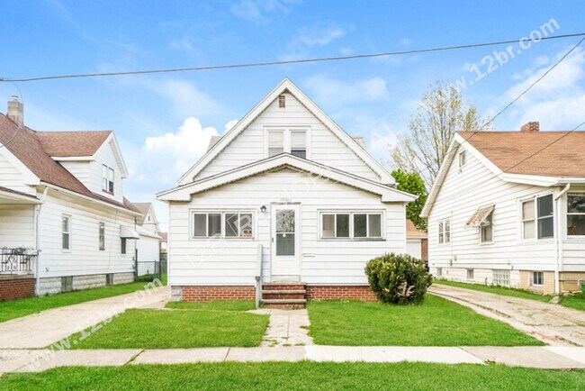 Building Photo - 2-Bedroom Unit Close to Freeway