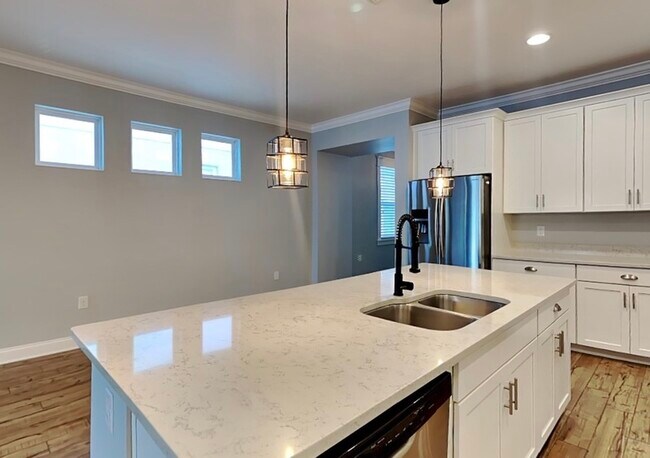 Building Photo - 1070 Cosmos Way