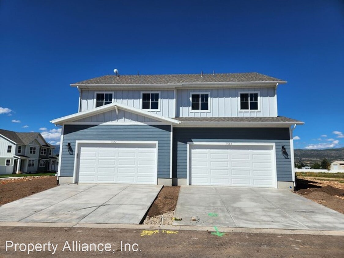 Primary Photo - 3 br, 3.5 bath House - 1082 E. 2040 S. #18
