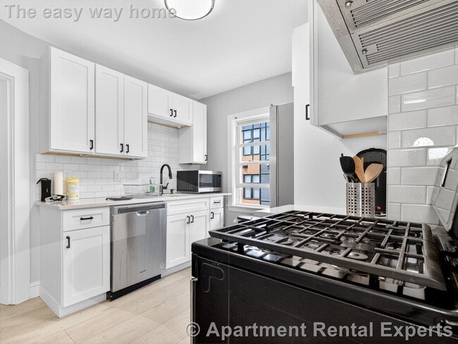 Photo - 254 Main St Townhome