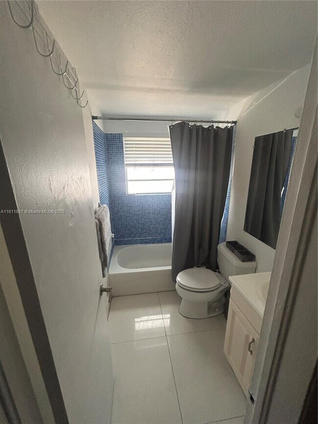 Foto del edificio - 8080 Tatum Waterway Dr