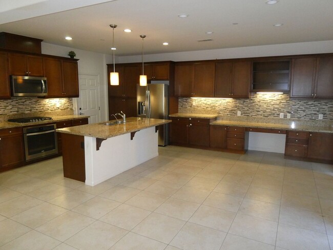 Building Photo - 3 Bedroom Ivy Lane Community Home in Moorp...