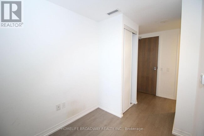 Building Photo - 251 Jarvis St