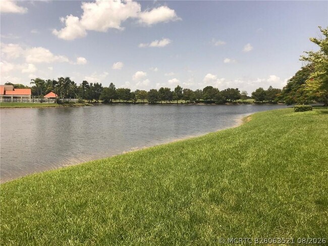 Foto del edificio - 12400 Vista Isles Dr