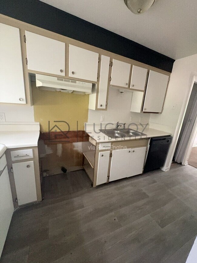 Foto del edificio - 2136 East Dr