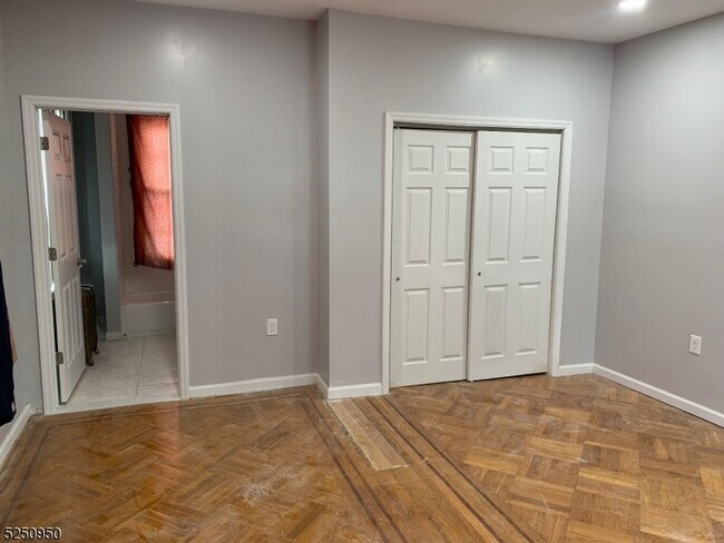 Building Photo - 51 Chelsea Ave