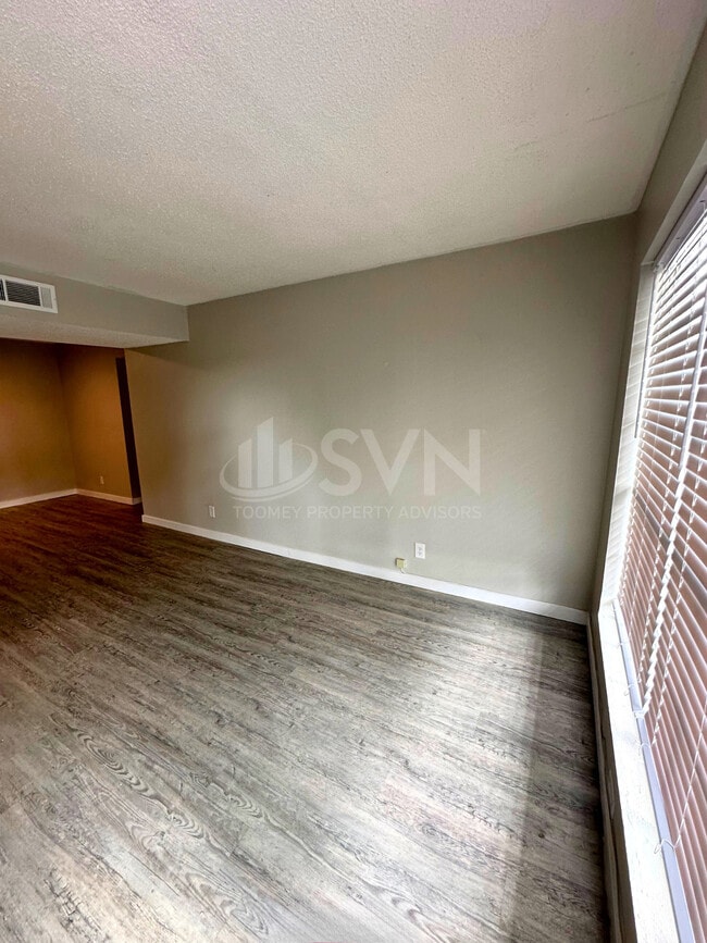 Building Photo - Shell Pointe Apartments