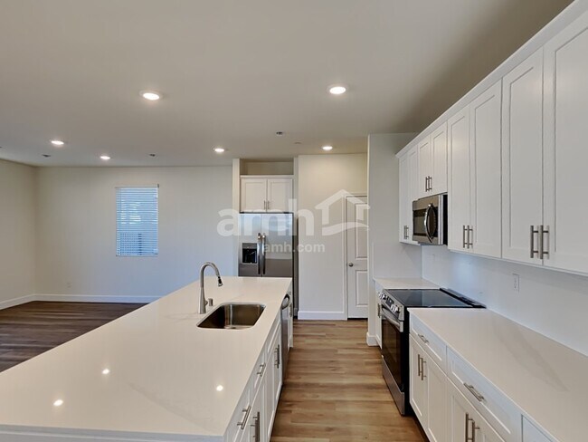 Building Photo - 148 Nico Azalea Ln