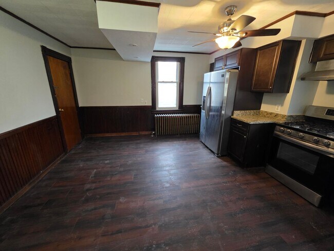 Building Photo - Spacious 3-Bedroom Home with Granite Countertops & Huge Eat-In Kitchen