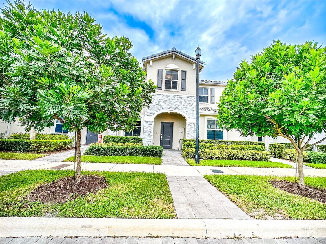 Foto principal - 1486 SE 26th Ter