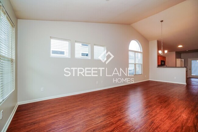 Building Photo - REDUCED!
