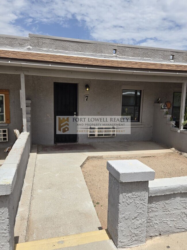 Building Photo - Cozy Studio near Downtown Tucson!