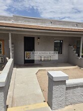 Building Photo - 2740 N Stone Ave