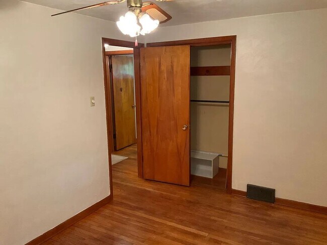 Foto del edificio - 545 Coal St