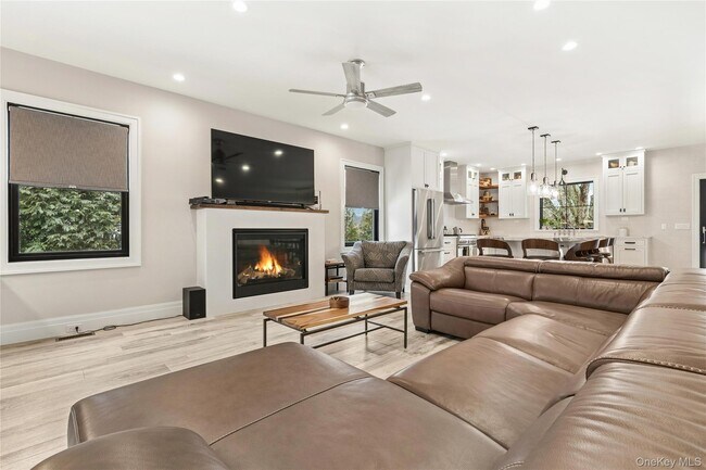 Building Photo - 55 S Phillips Ave