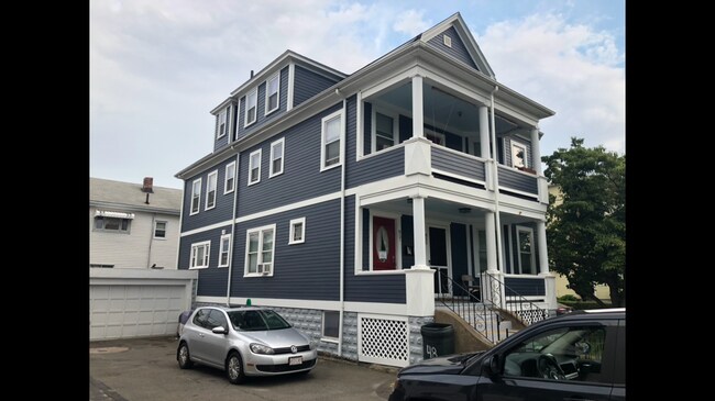 Building Photo - 855 Fellsway