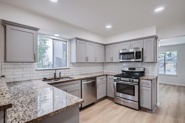 Building Photo - 4412 Cumbria Ln