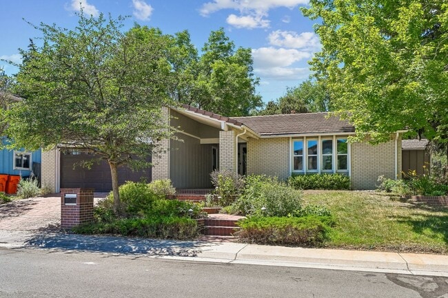 Building Photo - Standley Lake / 4 bedroom  / 3 bathroom