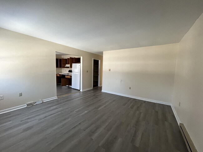 Foto del edificio - 702 Thomas Ln
