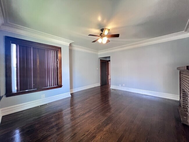 Foto del edificio - 821 N Waller Ave