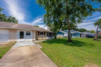 Building Photo - 1045 Amber Cir