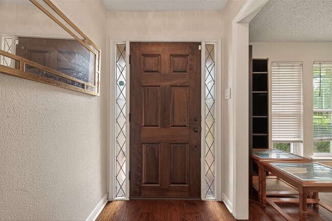 Foto del edificio - 14507 Ravenhurst Ln