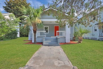 Building Photo - 405 W 19th St