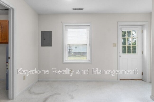 Building Photo - 286 Thompsonville Lane