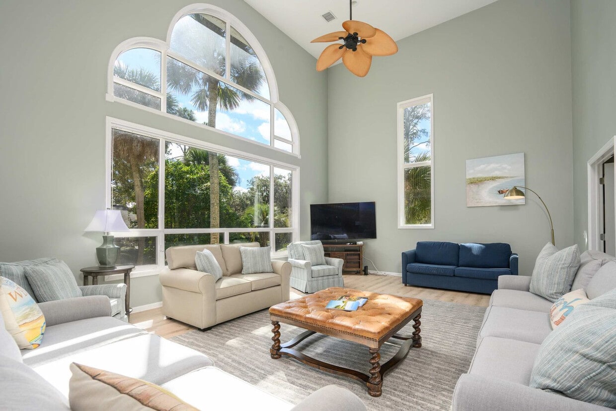 Primary Photo - 3 Cassina Ln