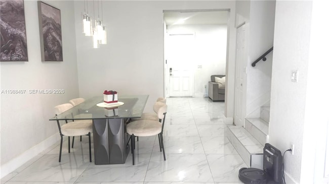 Foto del edificio - 3318 W 106th Ter