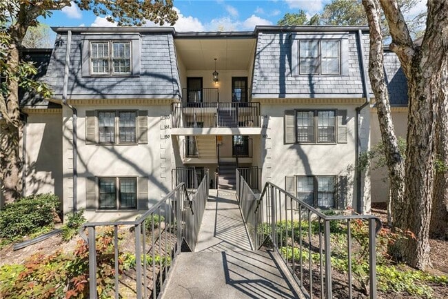 Foto del edificio - 162 Amherst Pl NW