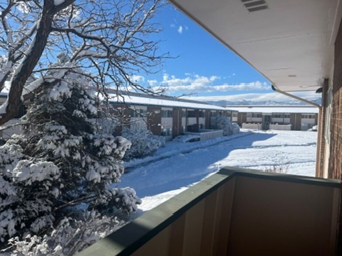 Large Two bedroom, Two Bath Furnished, all Inclusive short to mid term rental. - Large Two bedroom, Two Bath Furnished, all Inclusive short to mid term rental.