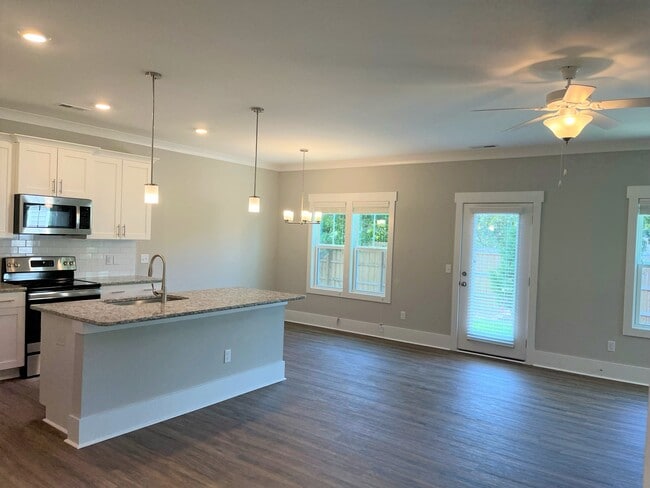 Building Photo - 741 Cypress Village Pl