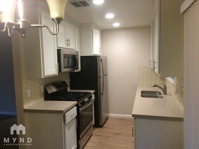 Foto del edificio - 2336 Villanova Cir