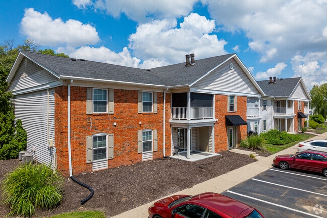 Building Photo - Castleton Manor Apartments